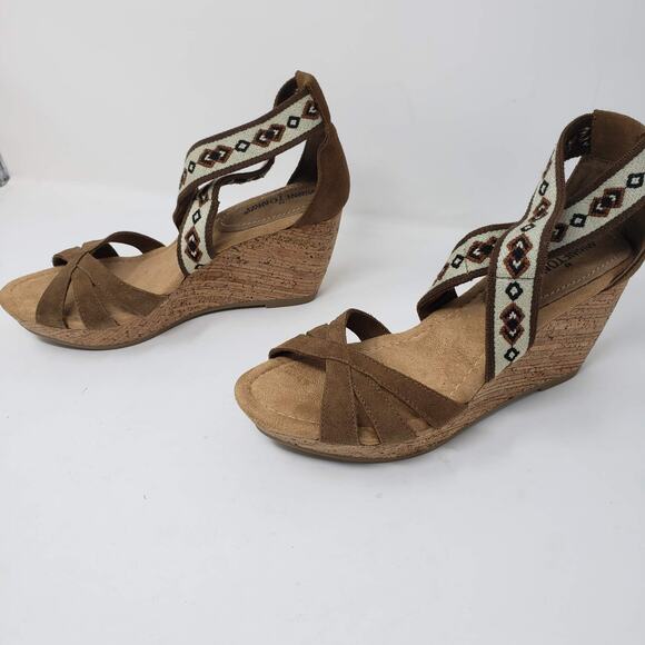 NEW! Minnetonka Wedge Sandal - 7 - Picture 3 of 7